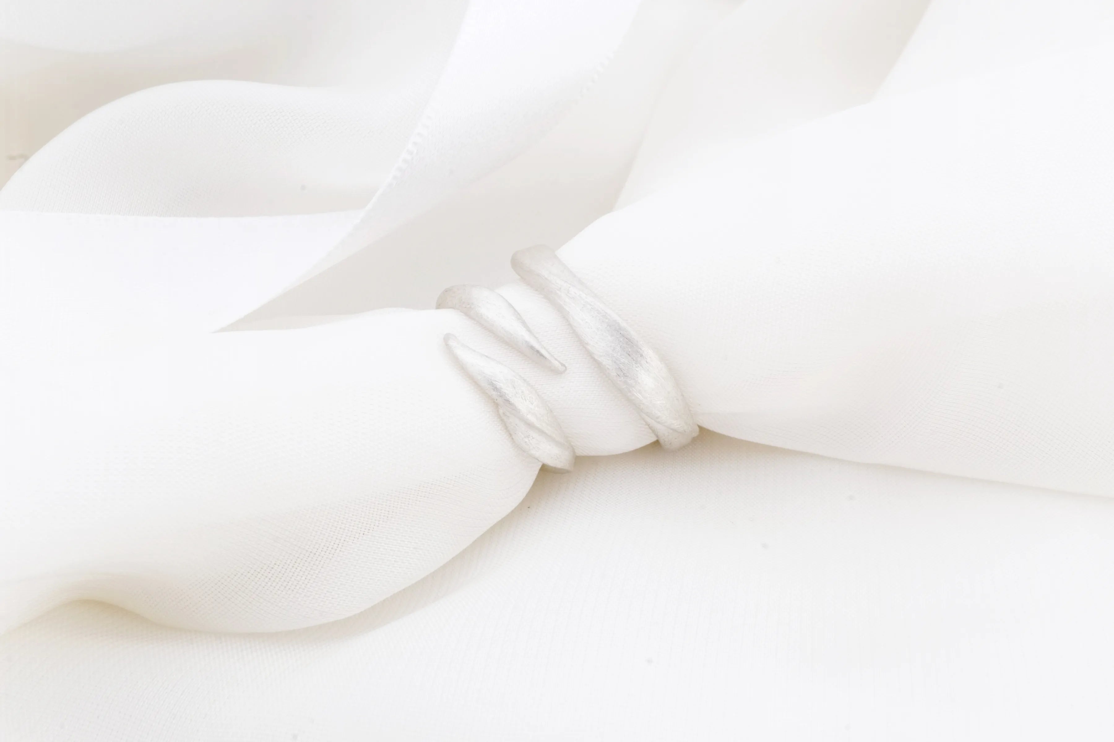 Chia Jewelry訂製婚戒對戒,植物主題簡約婚戒,手工製作獨特刷紋清新優雅設計