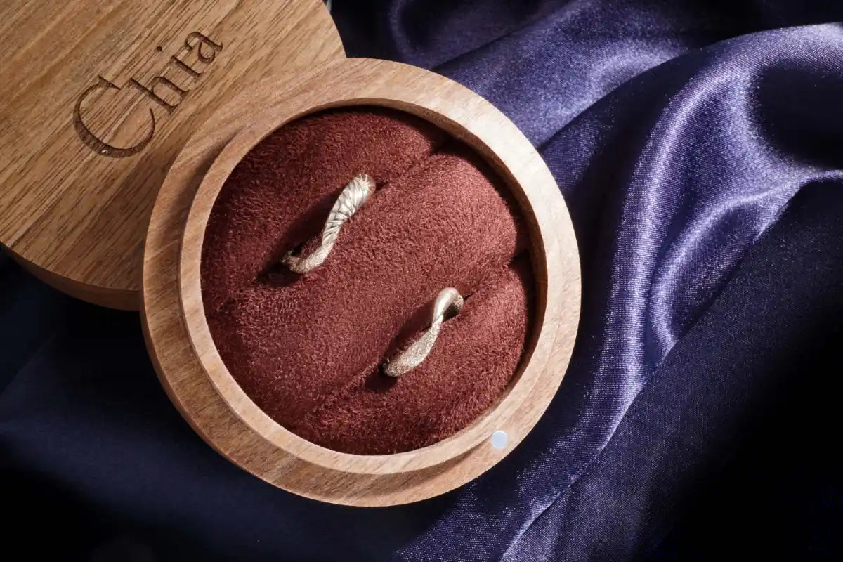 Chia Jewelry訂製婚戒對戒推薦分享,以日月為主題的簡約婚戒設計,採用14k金製作