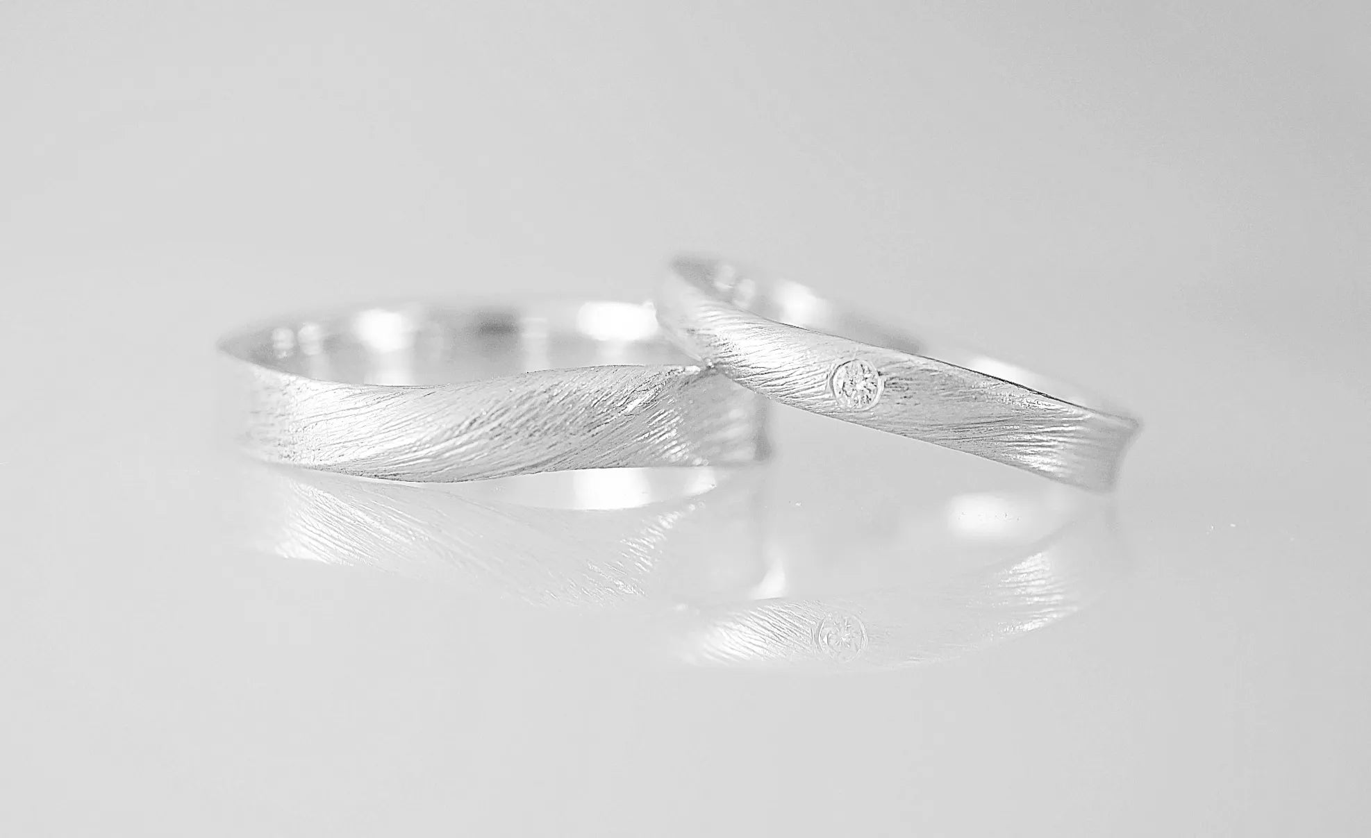 Chia Jewelry婚戒對戒客製化,以14k金鑽石製作,手工製作獨特質感簡約設計款式