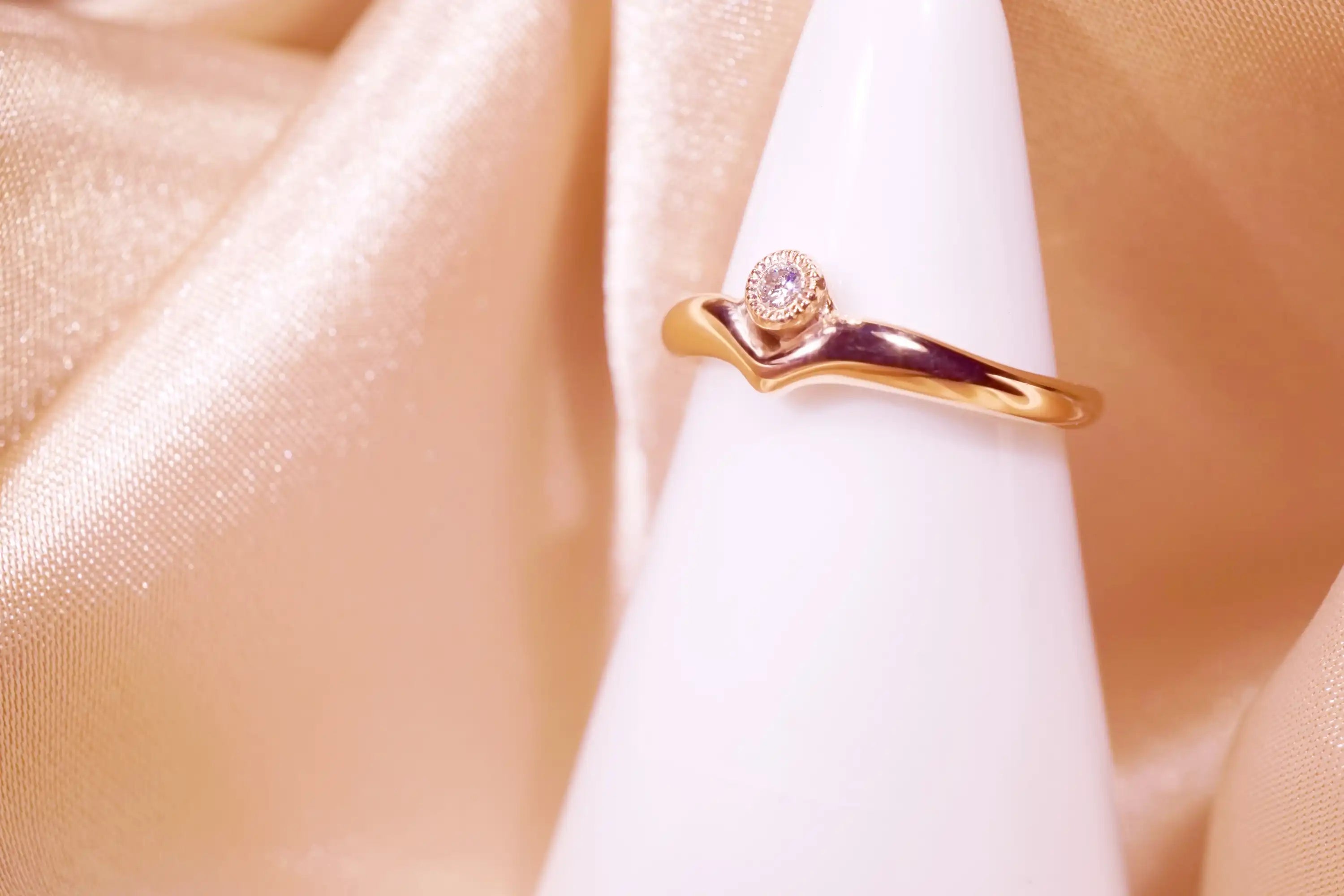 Chia_jewelry_bespoke_wedding_rings_your_smile_2.webp