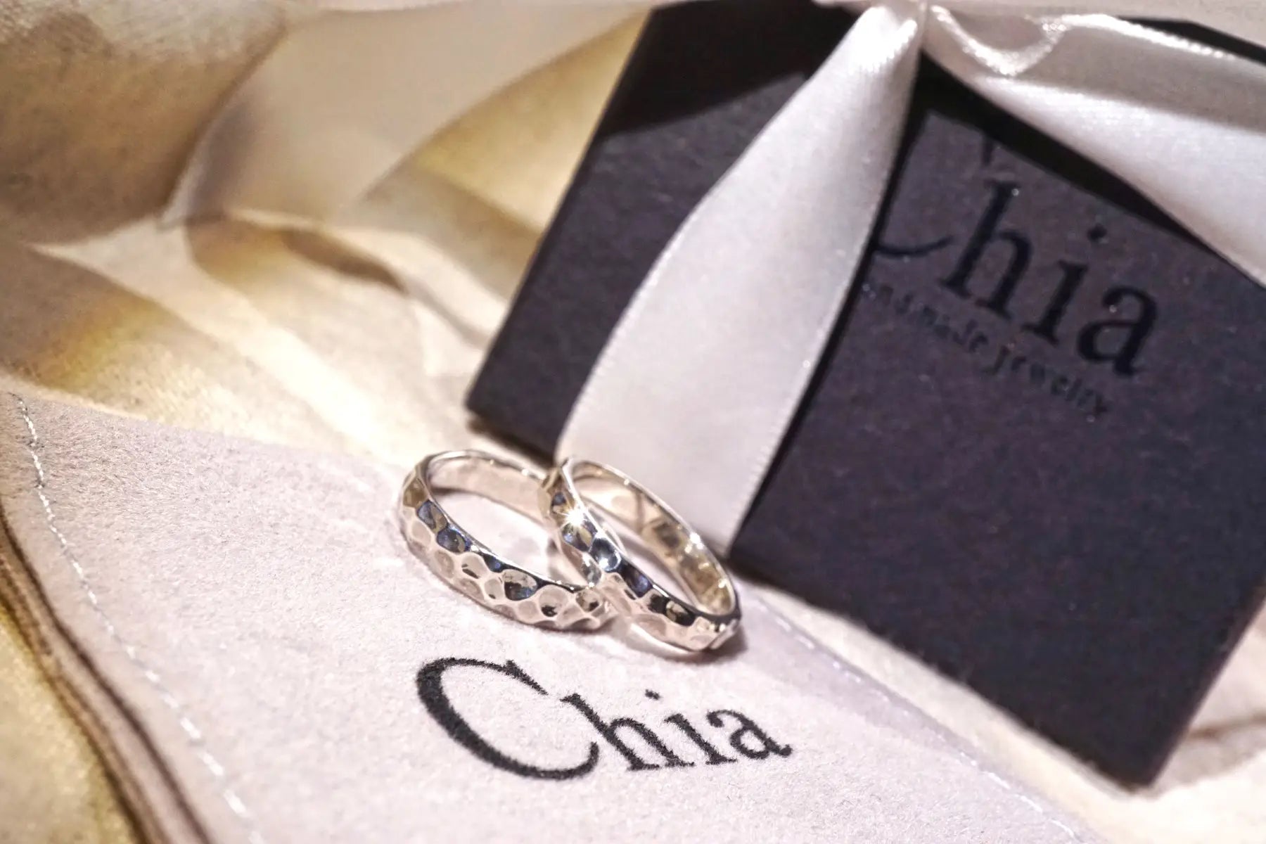 chia_jewelry_BESPOKE_ring_wave_2.webp