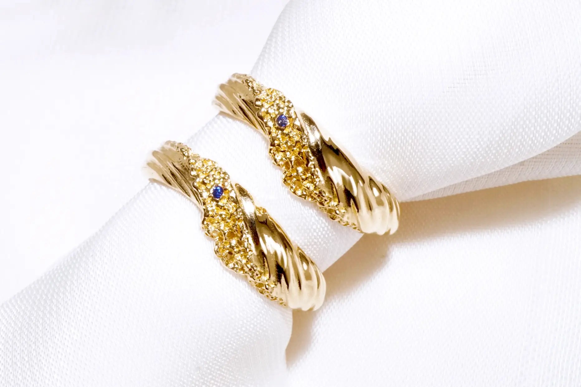 custom_gold_wedding_ring_the_waves_2.webp