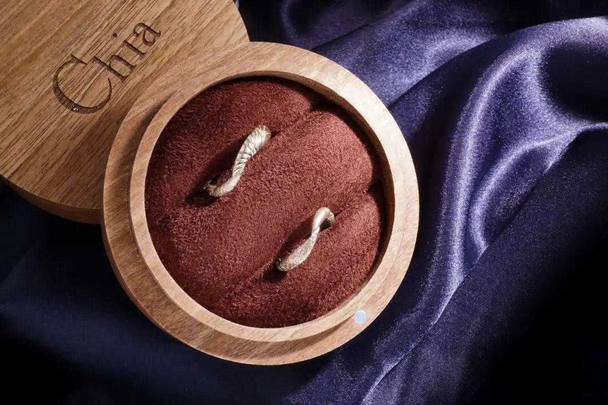 Chia Jewelry訂製婚戒對戒推薦分享，以日月為主題的簡約婚戒設計，採用14k金製作