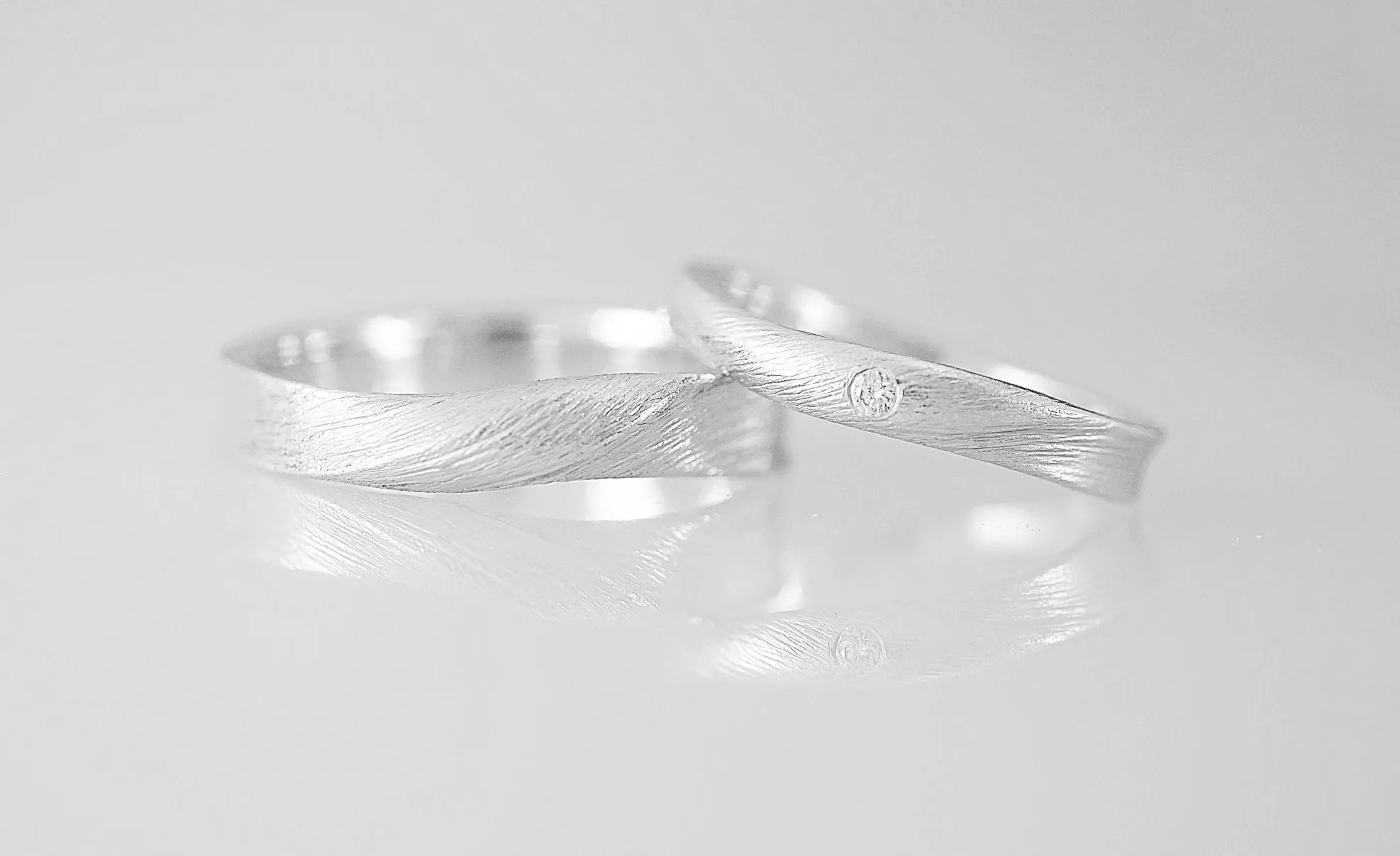 Chia Jewelry婚戒對戒客製化，以14k金鑽石製作，手工製作獨特質感簡約設計款式