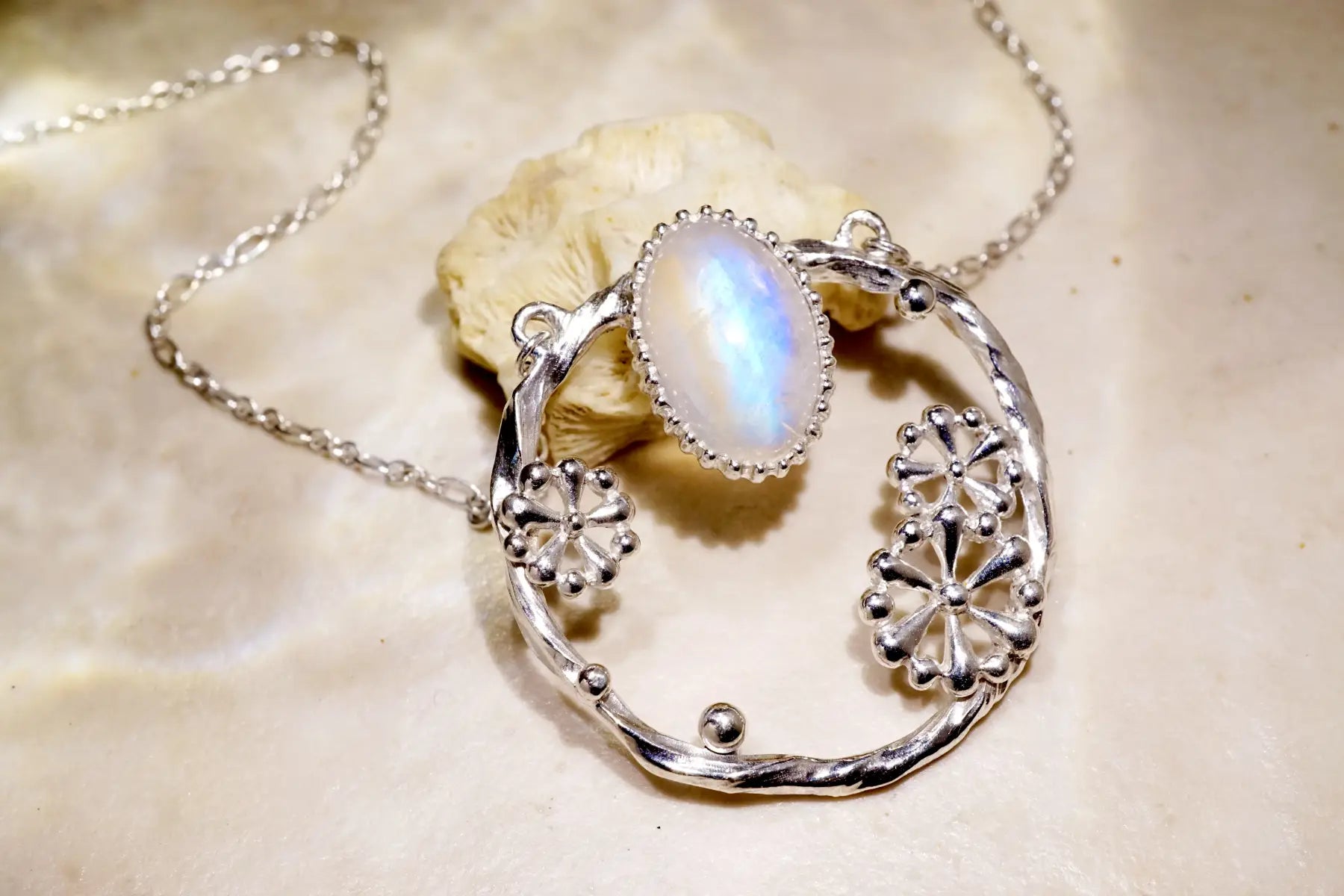 chia jewelry海洋主題系列輕珠寶首飾，訂製月光石長項鍊以925銀製作