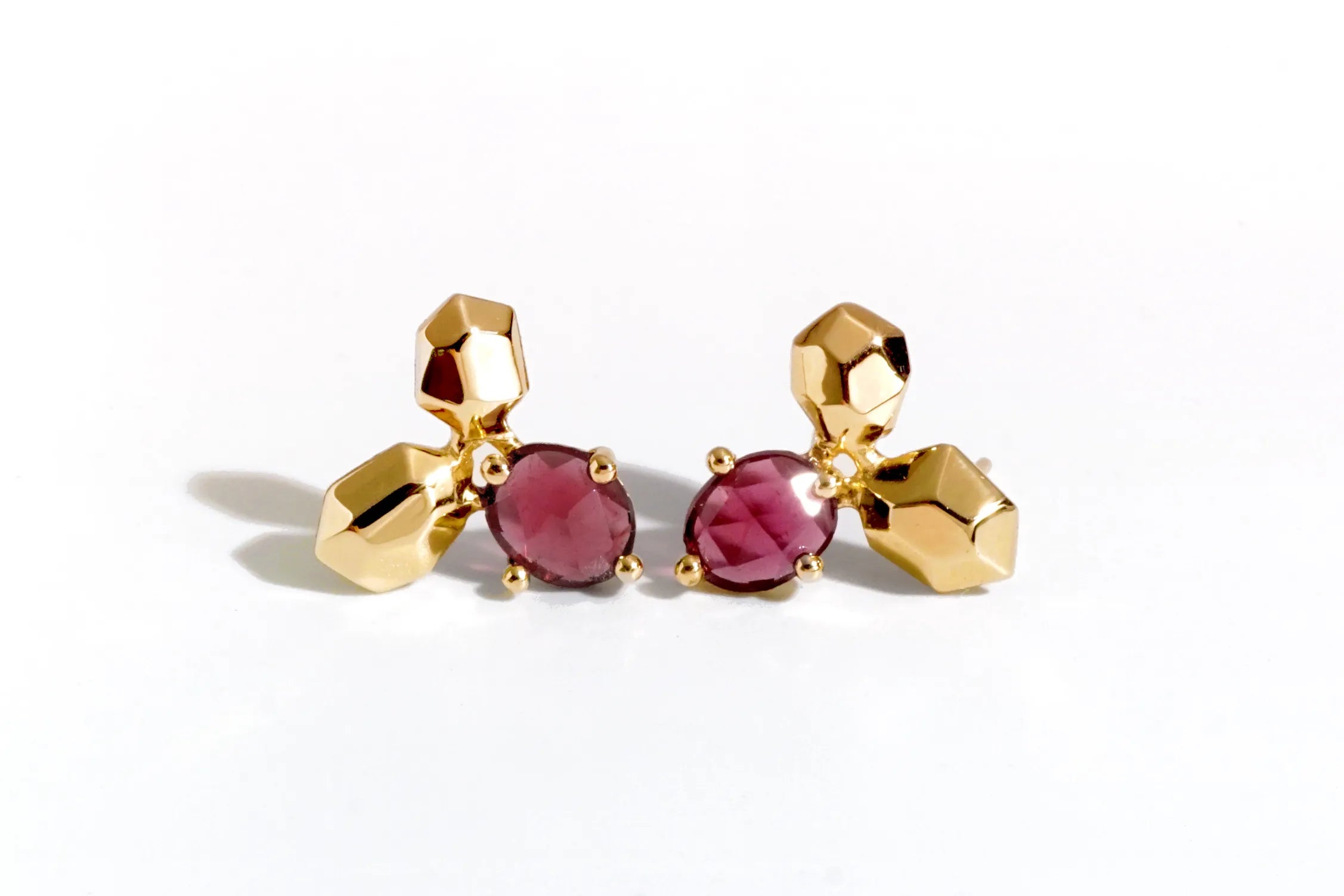 Chia Jewelry輕珠寶設計訂做，14k金石榴石簡約寶石耳環