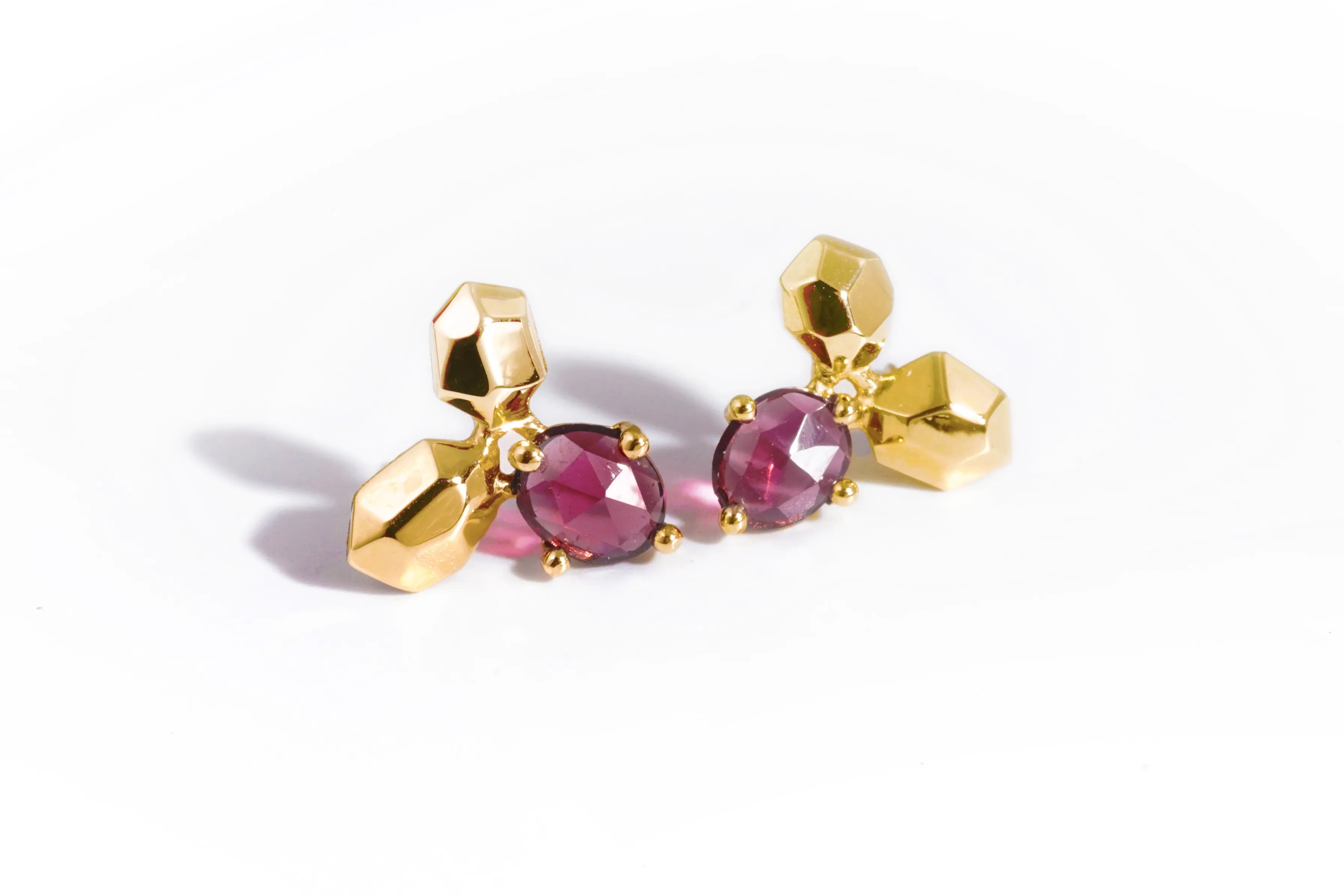 Chia Jewelry輕珠寶設計訂做，14k金石榴石簡約寶石耳環