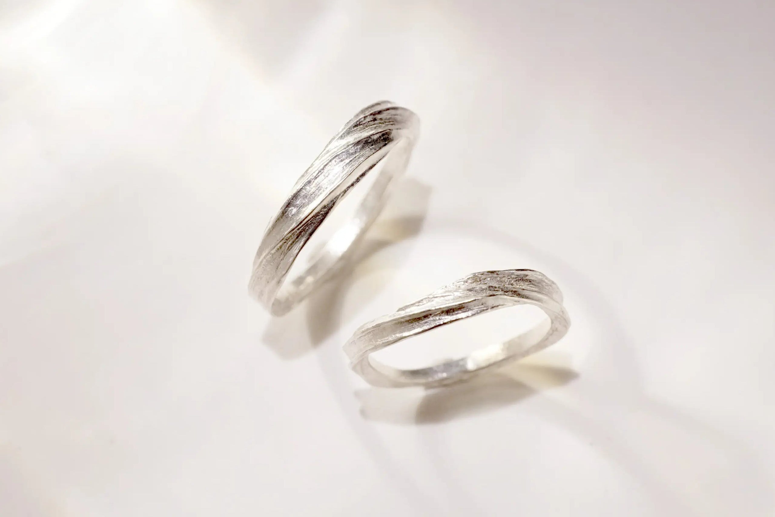 Chia_jewelry_bespoke_wedding_rings_water.webp