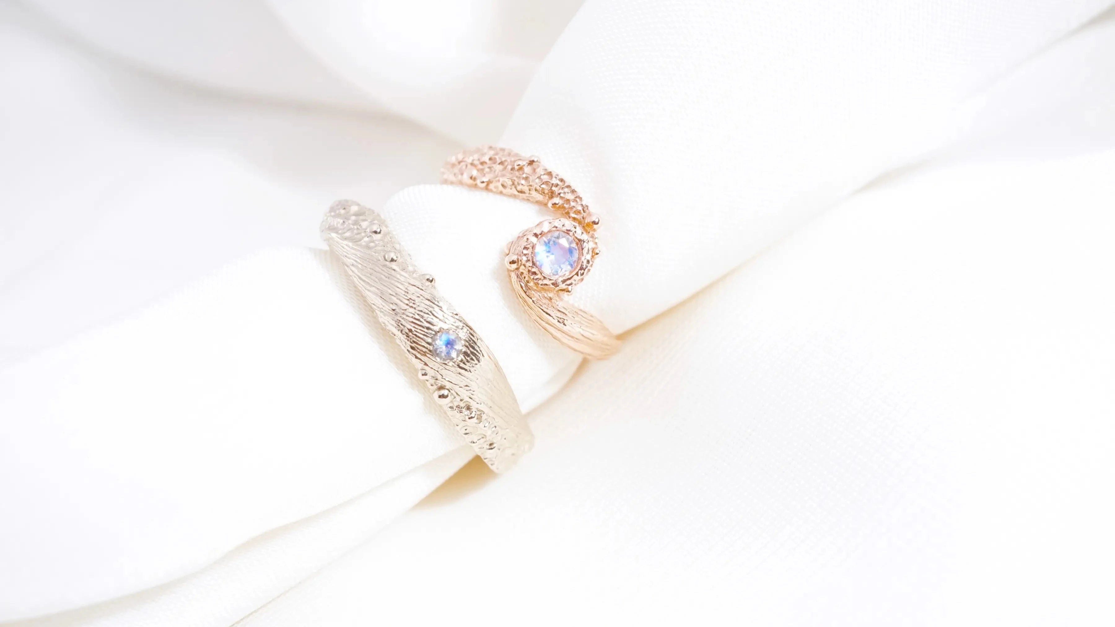 bespokeweddingringsengagementringservice.webp