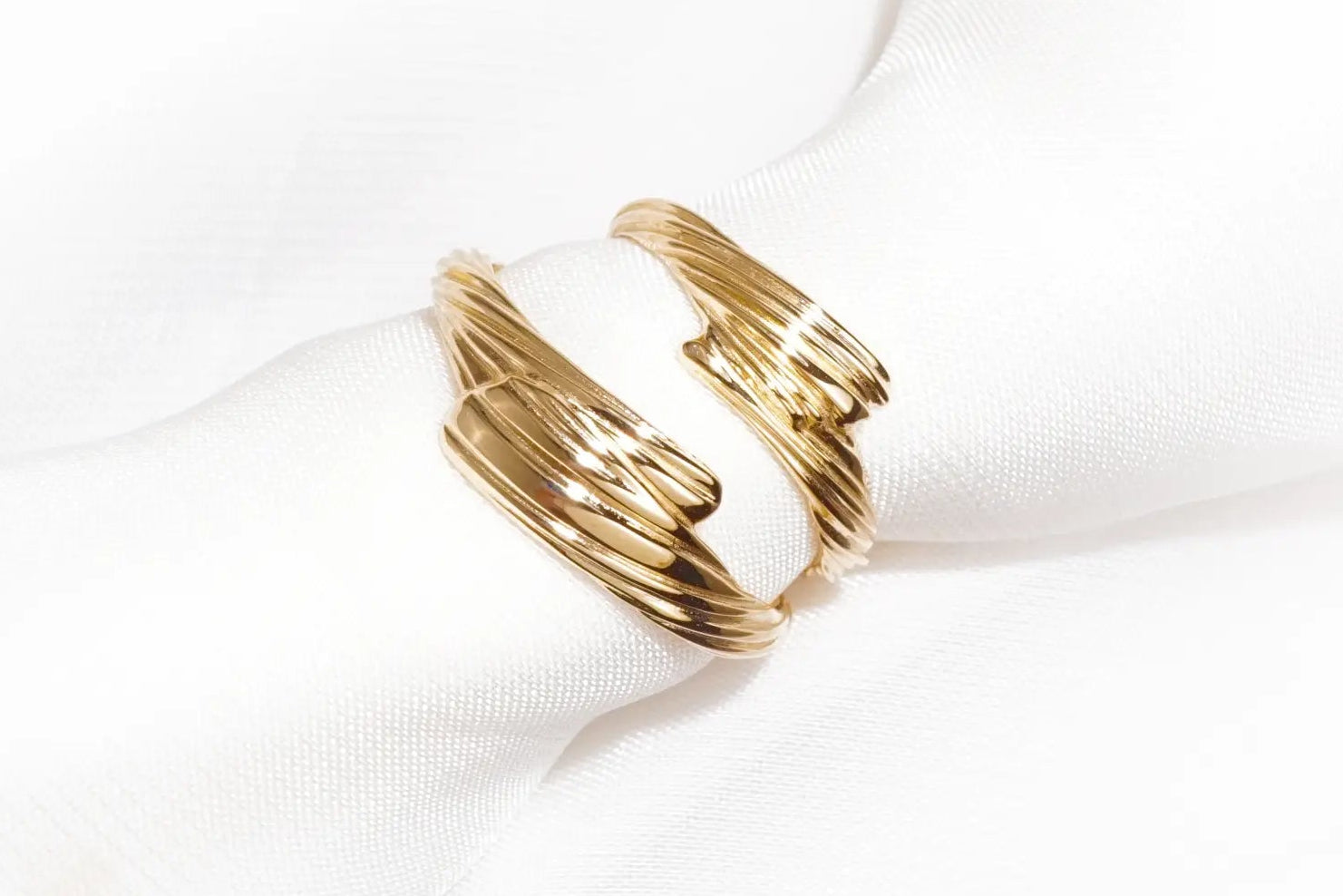 custom_gold_wedding_ring_the_waves2.webp