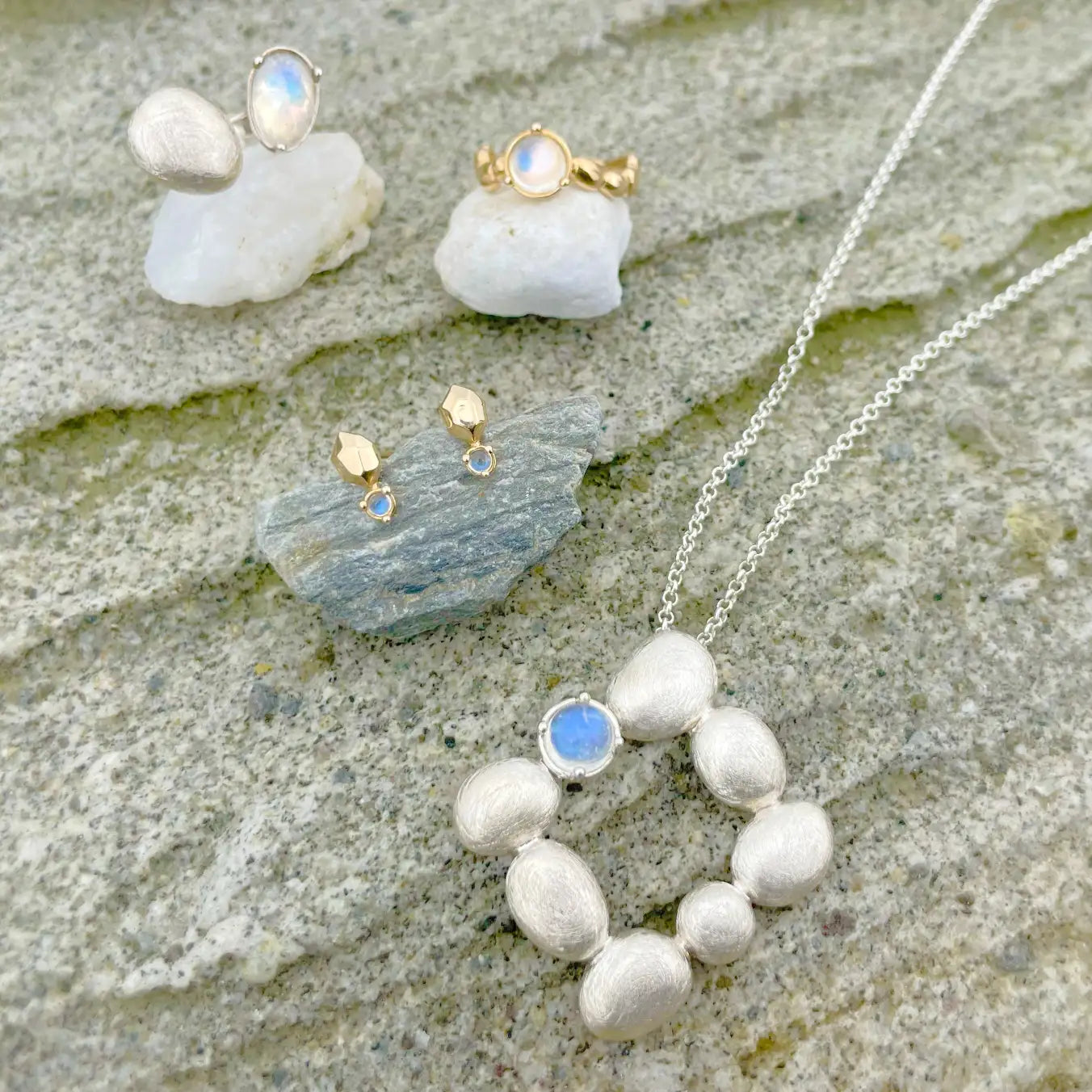 moonstone_customize_jewelry.webp