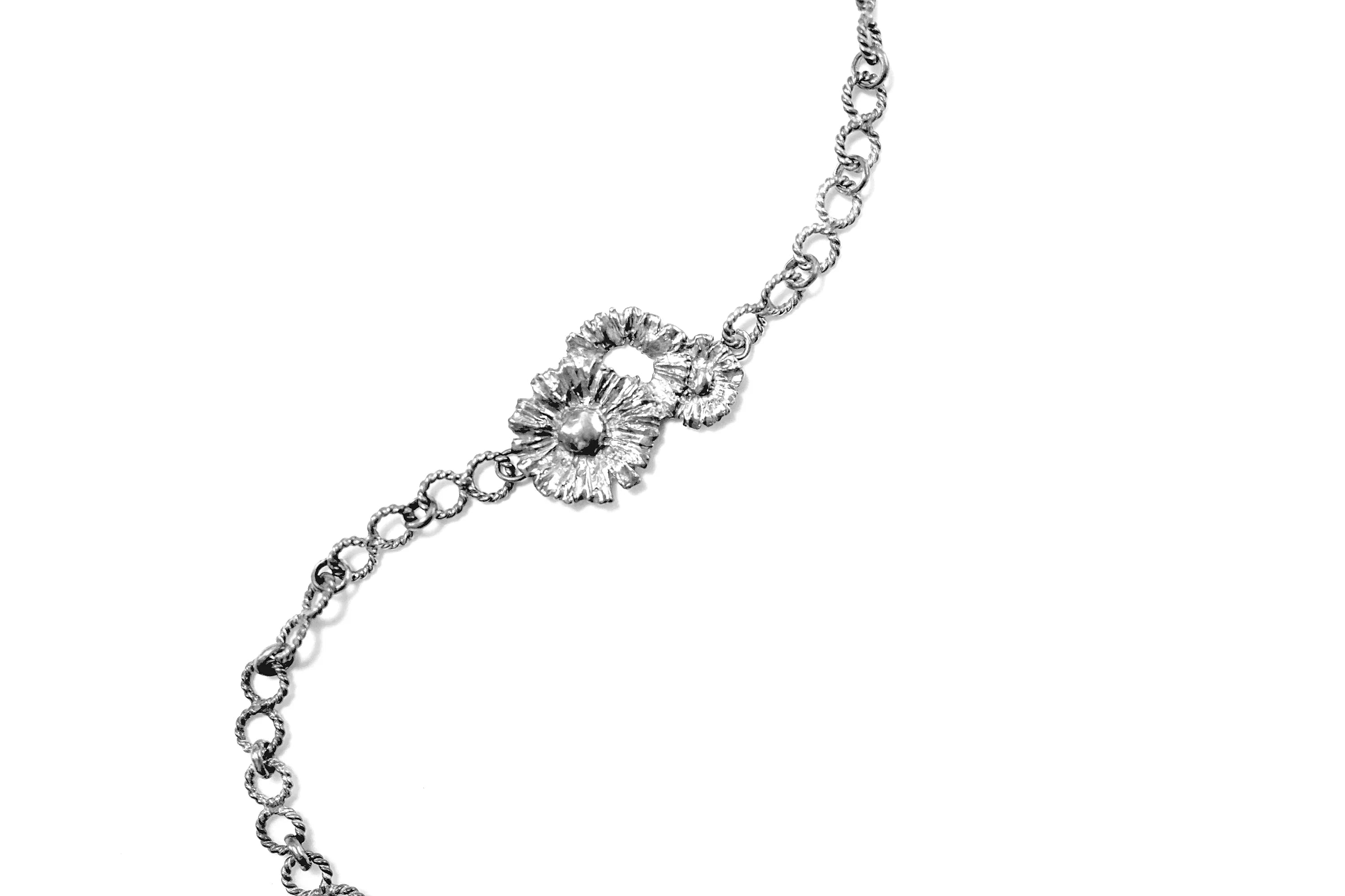 Chia Jewelry品牌珠寶首飾系列，925純銀小雛菊花朵手鍊